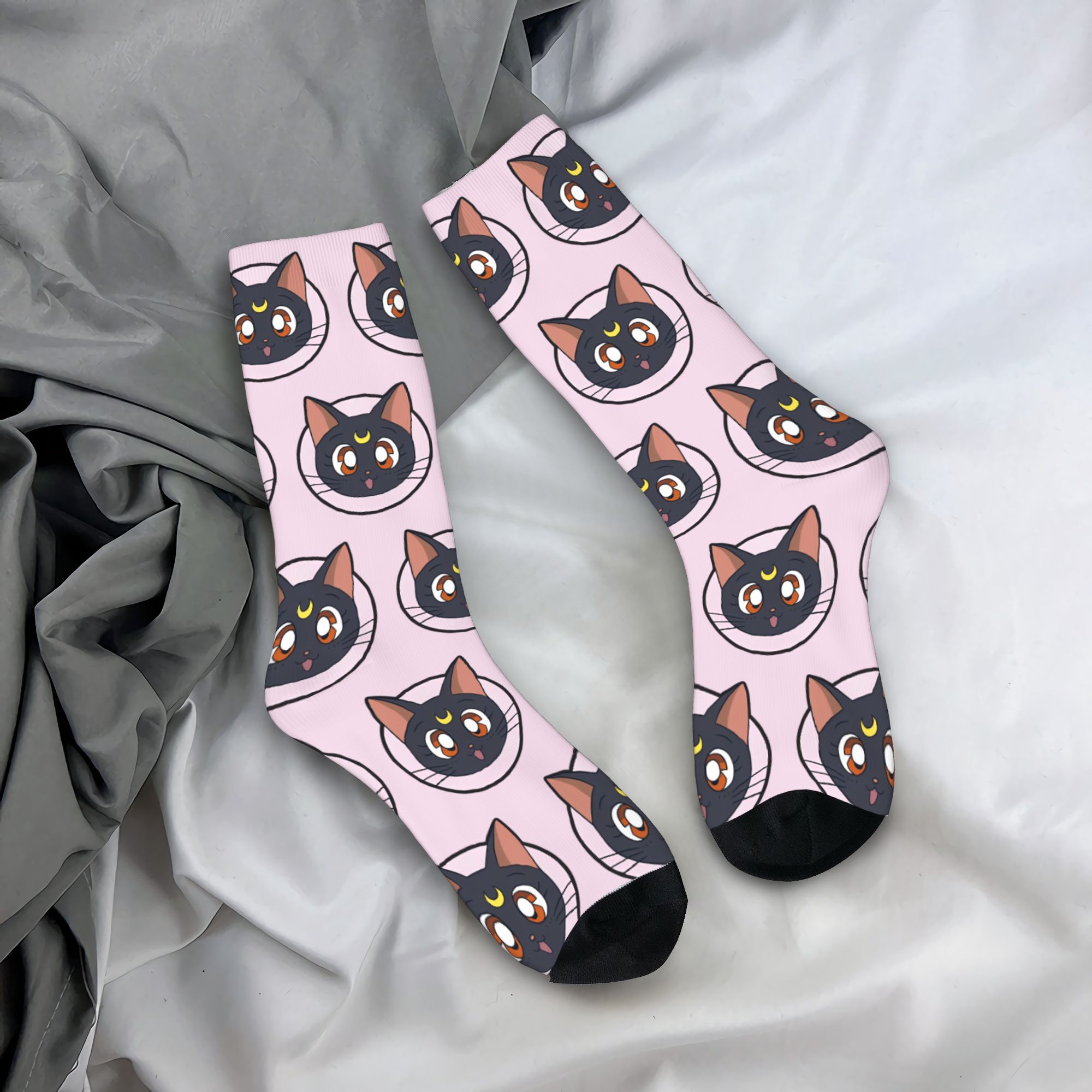 Trendy Unisex Crew Socks Sailo - огляд і ціна Anime Merchandise Dress